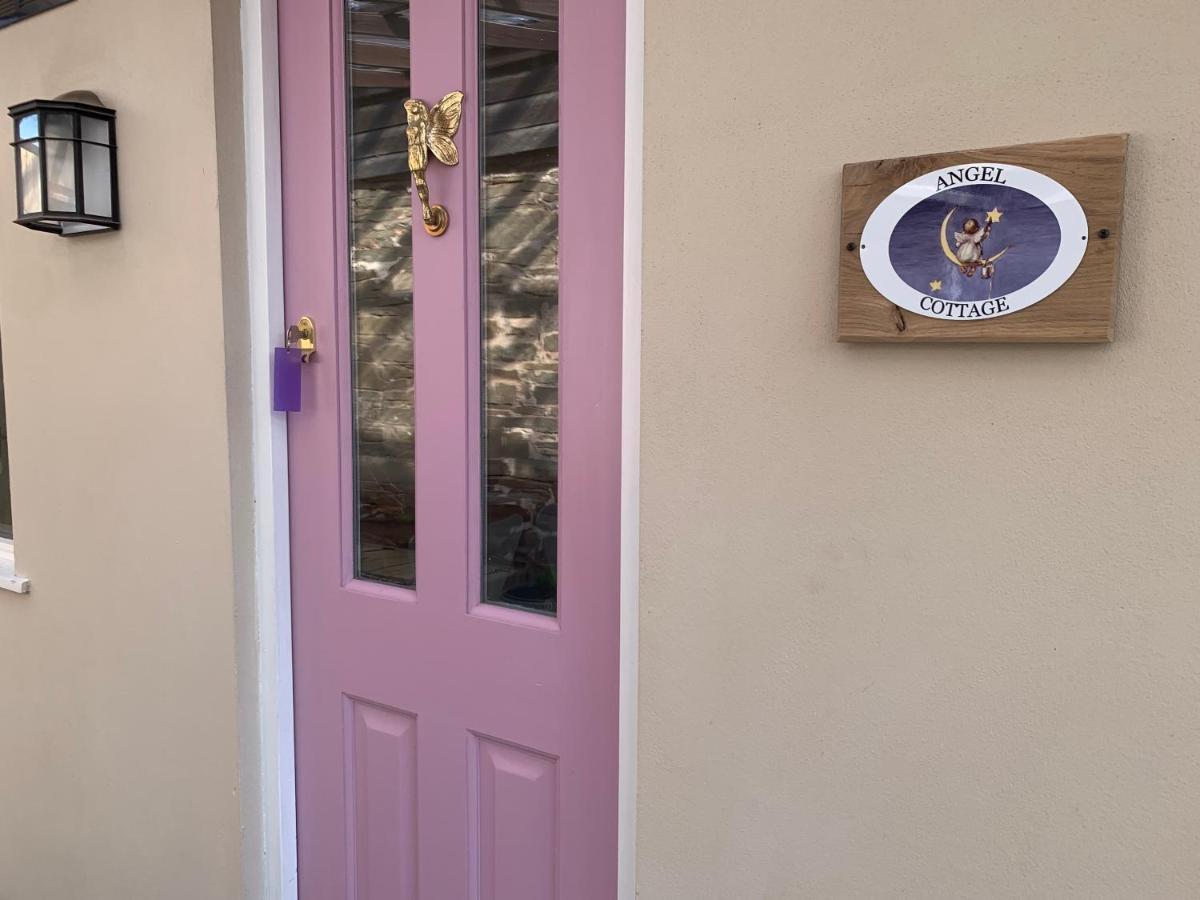 Cottage With Outstanding Views Velindre  ภายนอก รูปภาพ